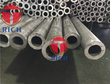Un buon prezzo. Tubi di caldaia senza cuciture ferritici dell'acciaio legato di ASTM A335 in linea
