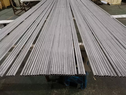 Un buon prezzo. Tubi senza cuciture dello scambiatore di calore della caldaia della metropolitana d'acciaio di ASTM A213 TP304 TP316 in linea