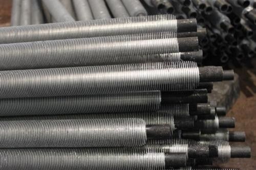 Un buon prezzo. Metropolitana alettata di alluminio a spirale a forma di L per lo scambiatore di calore del dispositivo di raffreddamento di aria in linea
